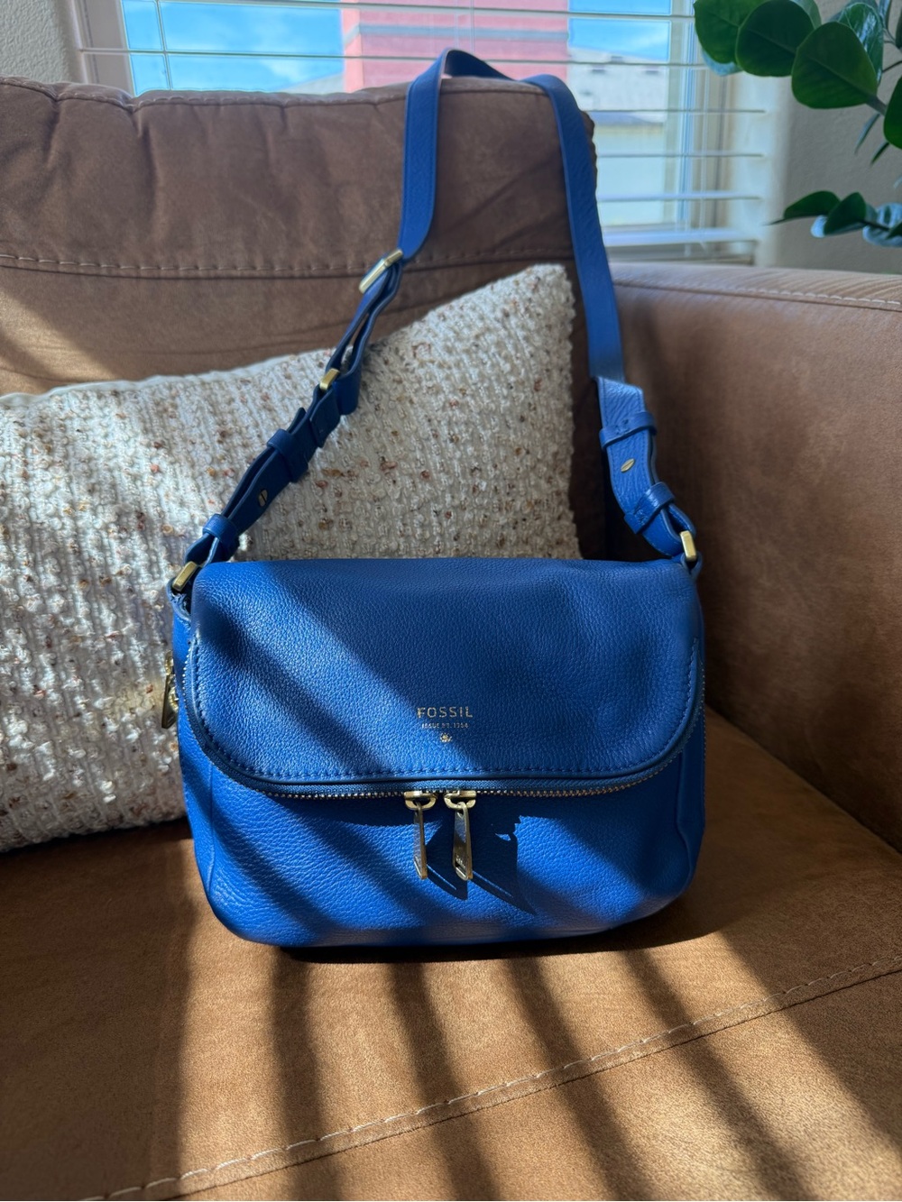 Fossil Royal Blue Pebbled Leather Preston Flap Crossbody ZB5875 EUC